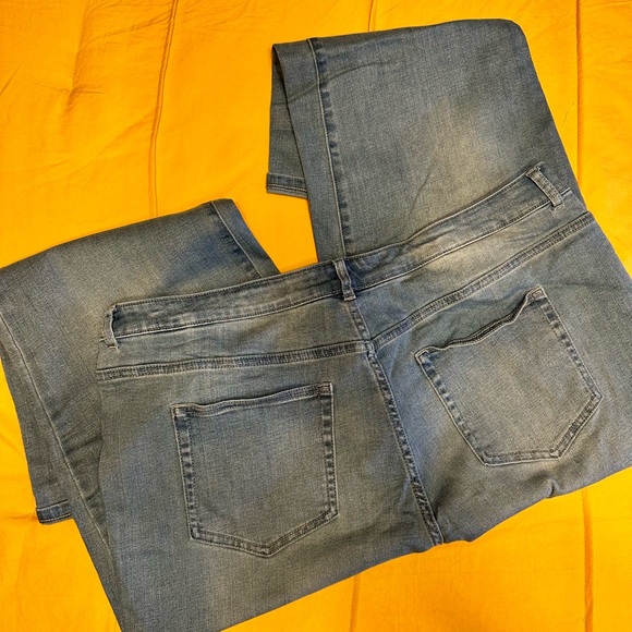 LOGO Jeans - Picture 3 of 4